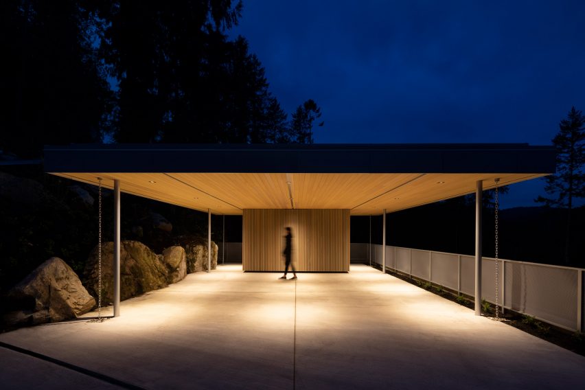 Sakinaw Lake House by WOVEN