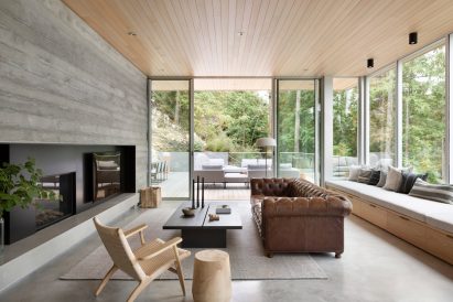 Minimal fireplace