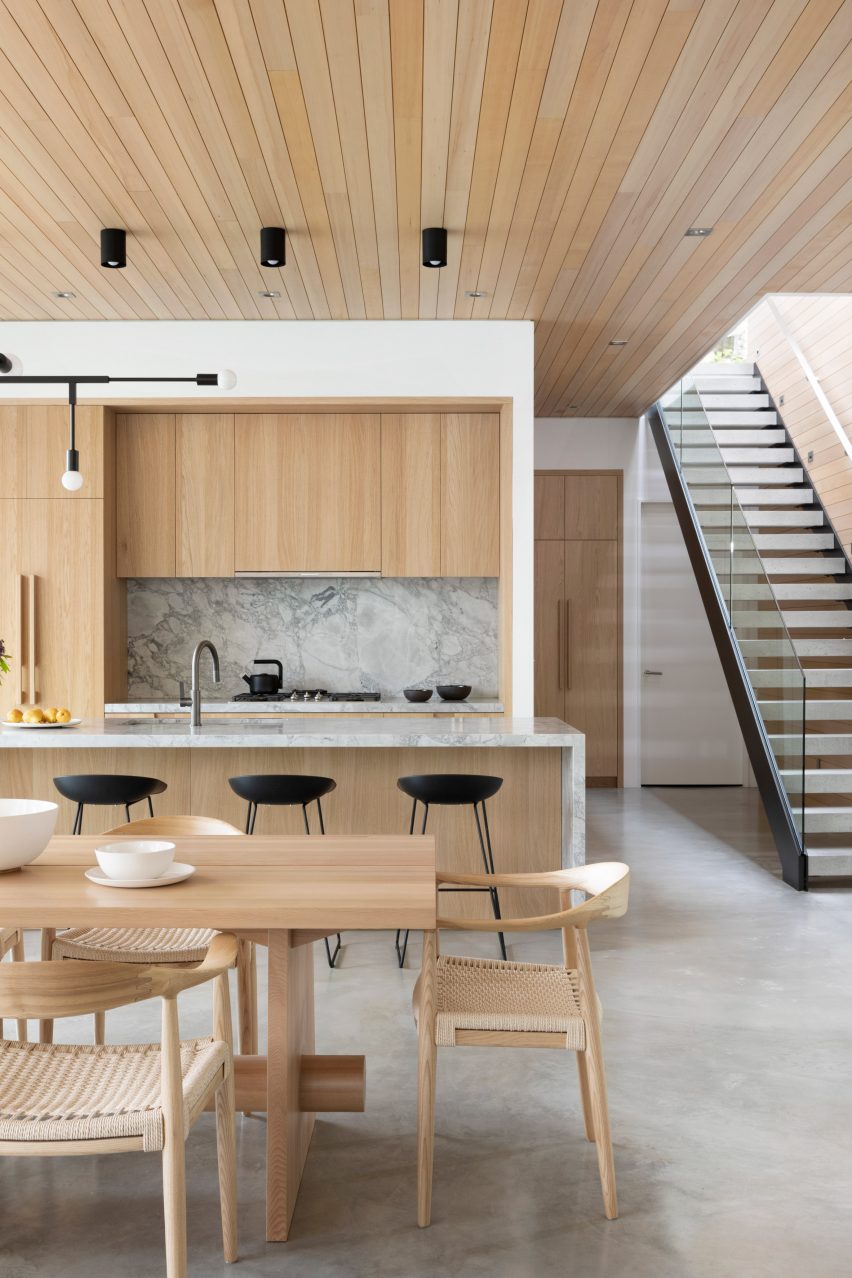 Sakinaw Lake House by WOVEN