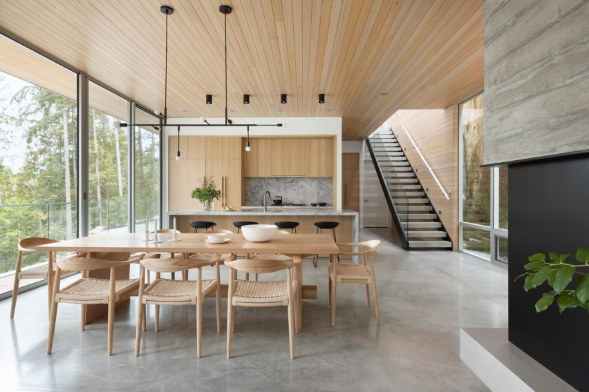 Sakinaw Lake House by WOVEN