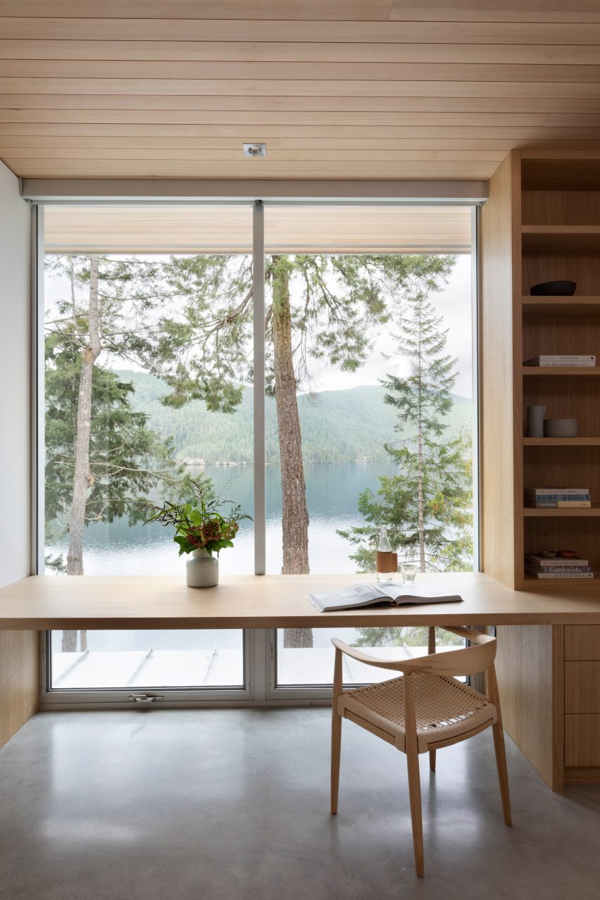 Sakinaw Lake House by WOVEN