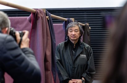 Shigeru Ban in refugee shelter