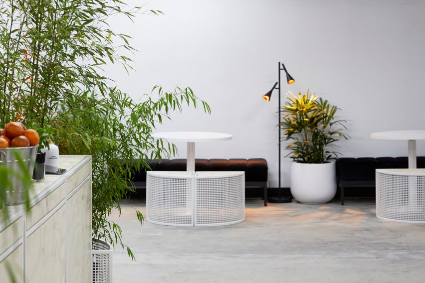 Taxonomy of Furniture seats by Sibling