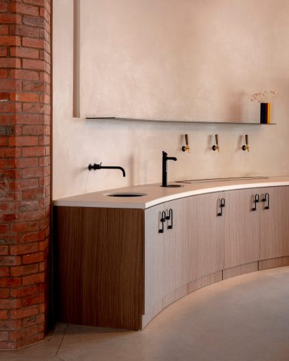 Curved kitchen cabinets and built-in fixtures