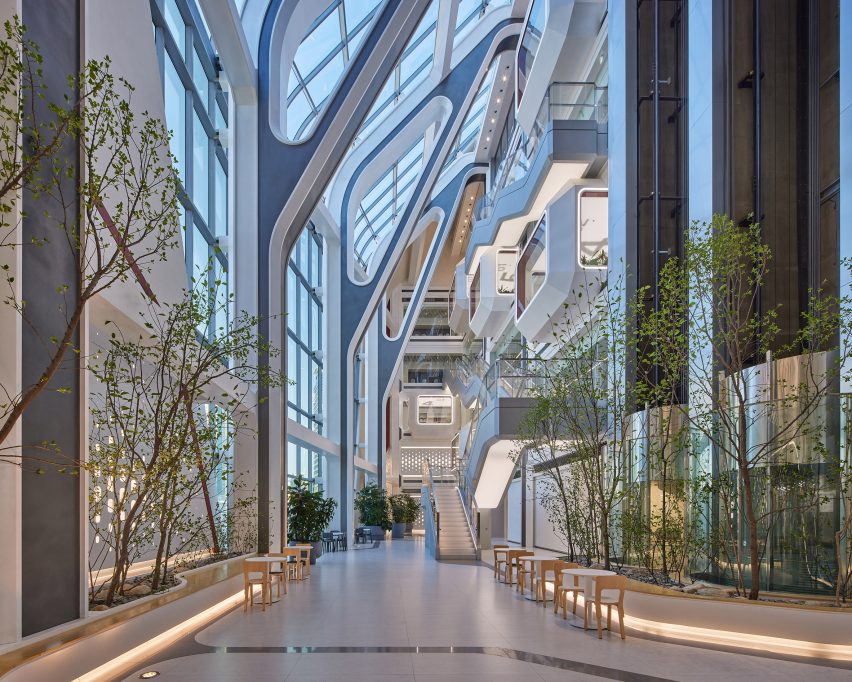 YG HQ by UNStudio was designed to look like a speaker
