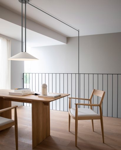 A photograph of the customisable hanging lighting system called Plusminus