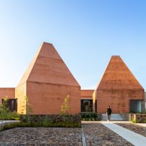 Association of Agricultural Producers headquarters by 3me Arquitectura