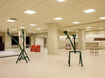 Masa Gallery with multiple works