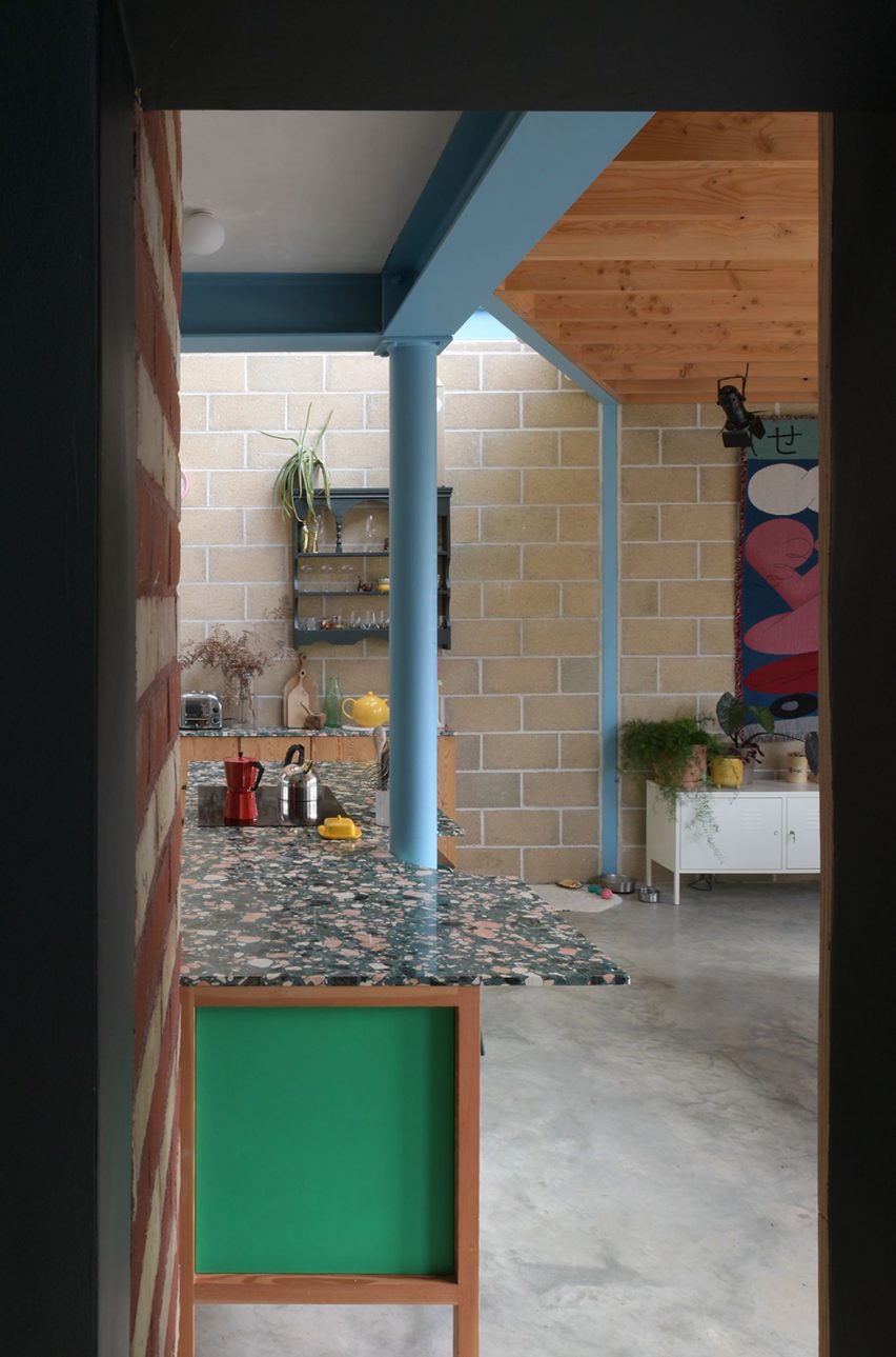 Forest House is a home in north London that was extended by AOC