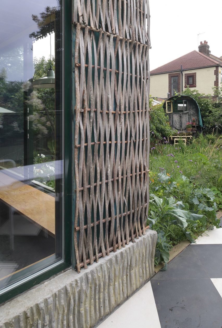 Forest House is a home in north London that was extended by AOC