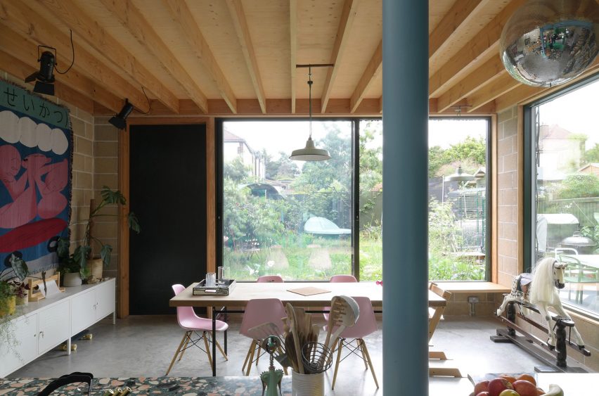 Forest House is a home in north London that was extended by AOC