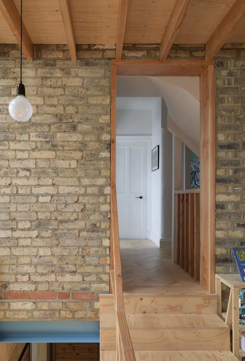 Forest House is a home in north London that was extended by AOC