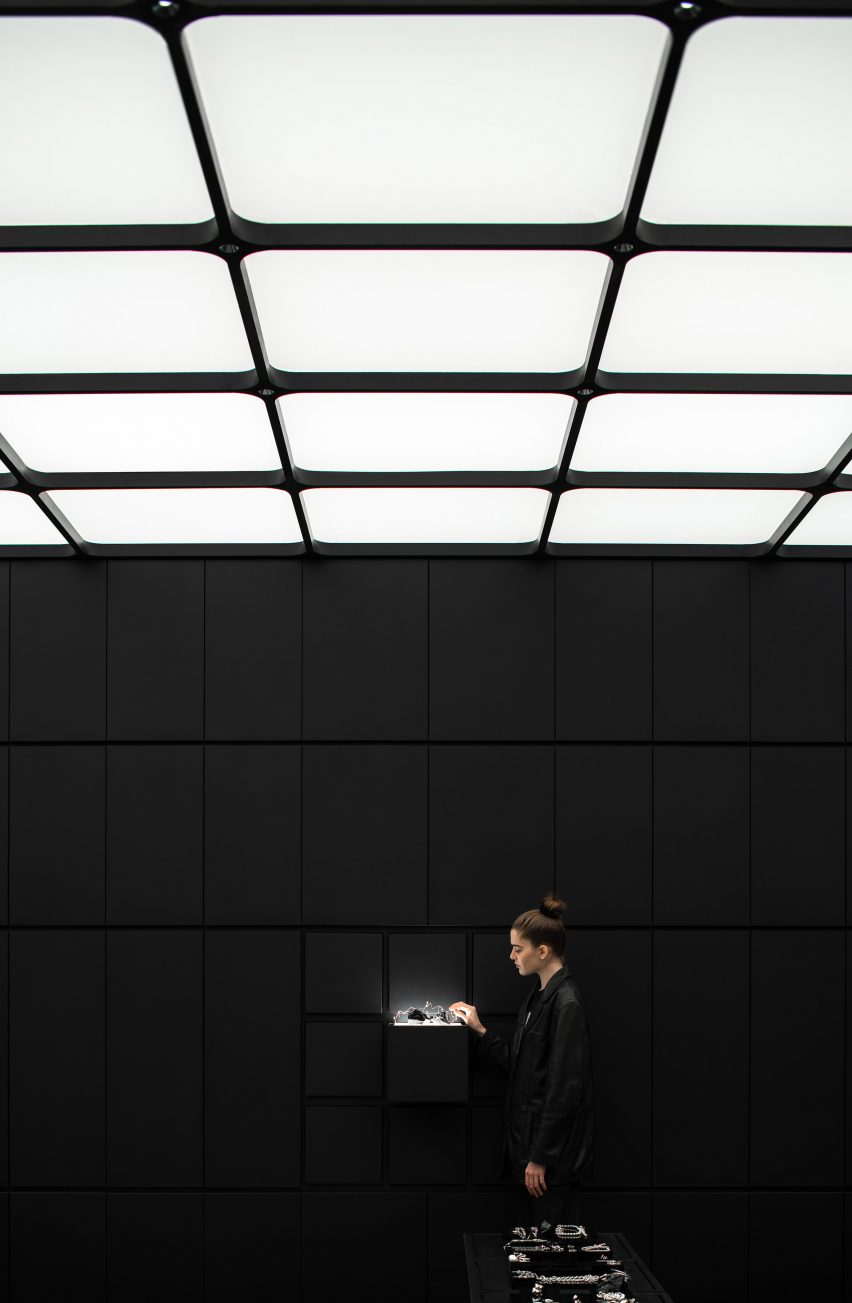 KVK jewelery store Chengdy by Atmosphere Architects