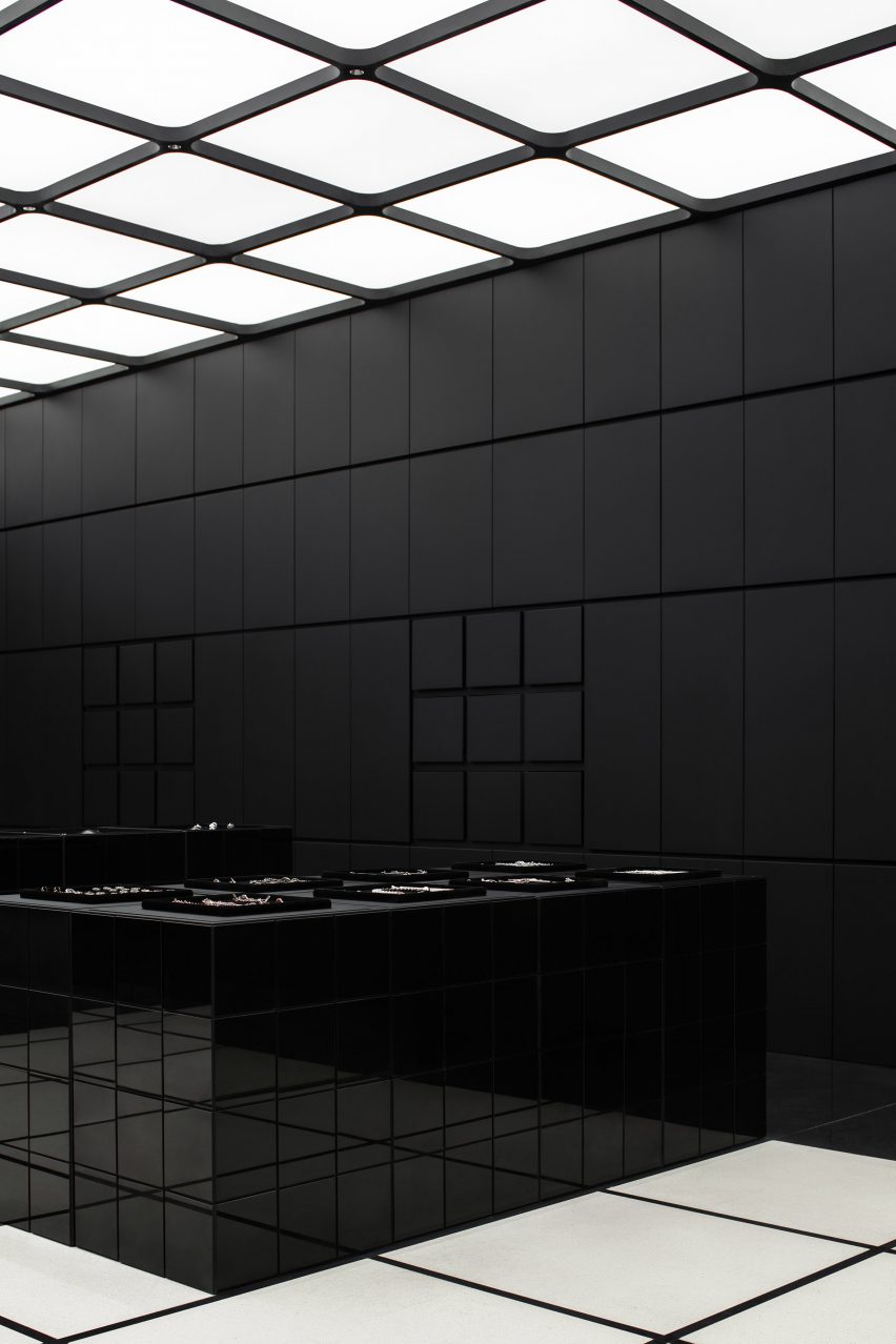 KVK jewelery store Chengdy by Atmosphere Architects