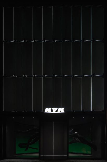 Entrance of jewellery store by Atmosphere Architects