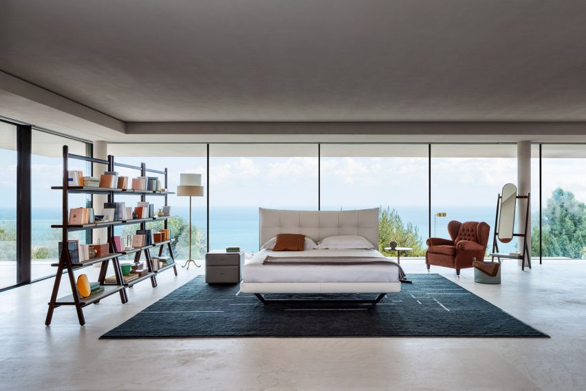Front view of Aurora Tre bed by Tito Agnoli for Poltrona Frau