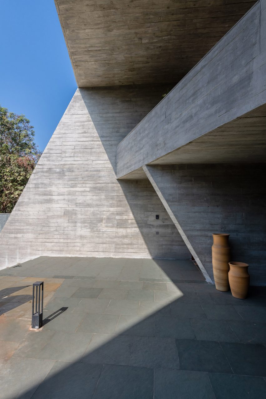 Beton Brut is a concrete home that was designed by The Grid Architects