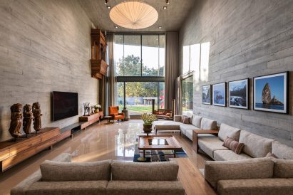 Interior image of a living area at Beton Brut