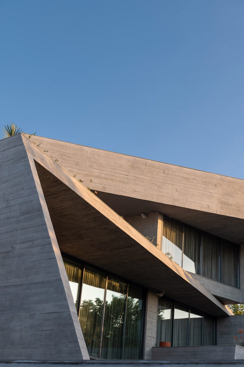 Beton Brut is a concrete home that was designed by The Grid Architects