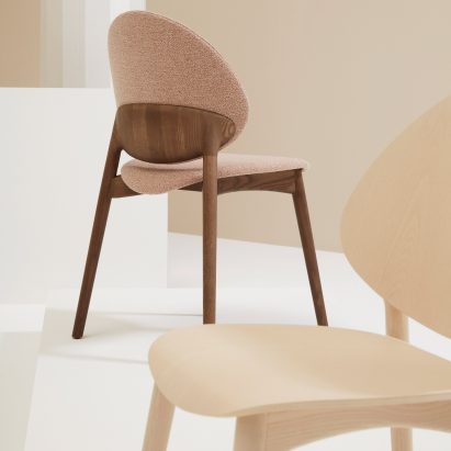 Upholstered and plain wood Fleuron chairs