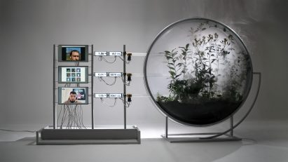 MB>CO2 installation with spherical terrarium by Thijs Biersteker