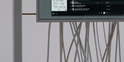 Display showing Spotify use from MB>CO2 installation by Thijs Biersteker
