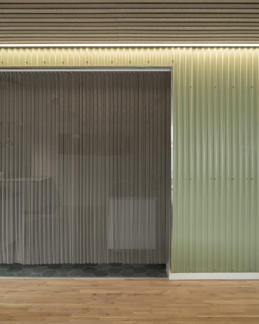 West Hub was designed by Jestico + Whiles and is an education facility that forms part of the University of Cambridge