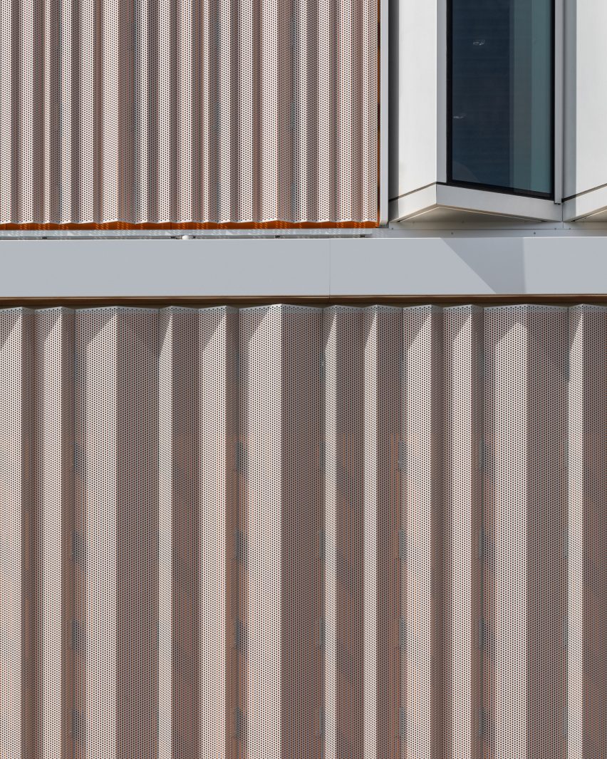West Hub was designed by Jestico + Whiles and is an education facility that forms part of the University of Cambridge