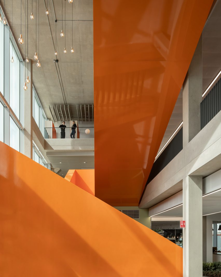 West Hub was designed by Jestico + Whiles and is an education facility that forms part of the University of Cambridge