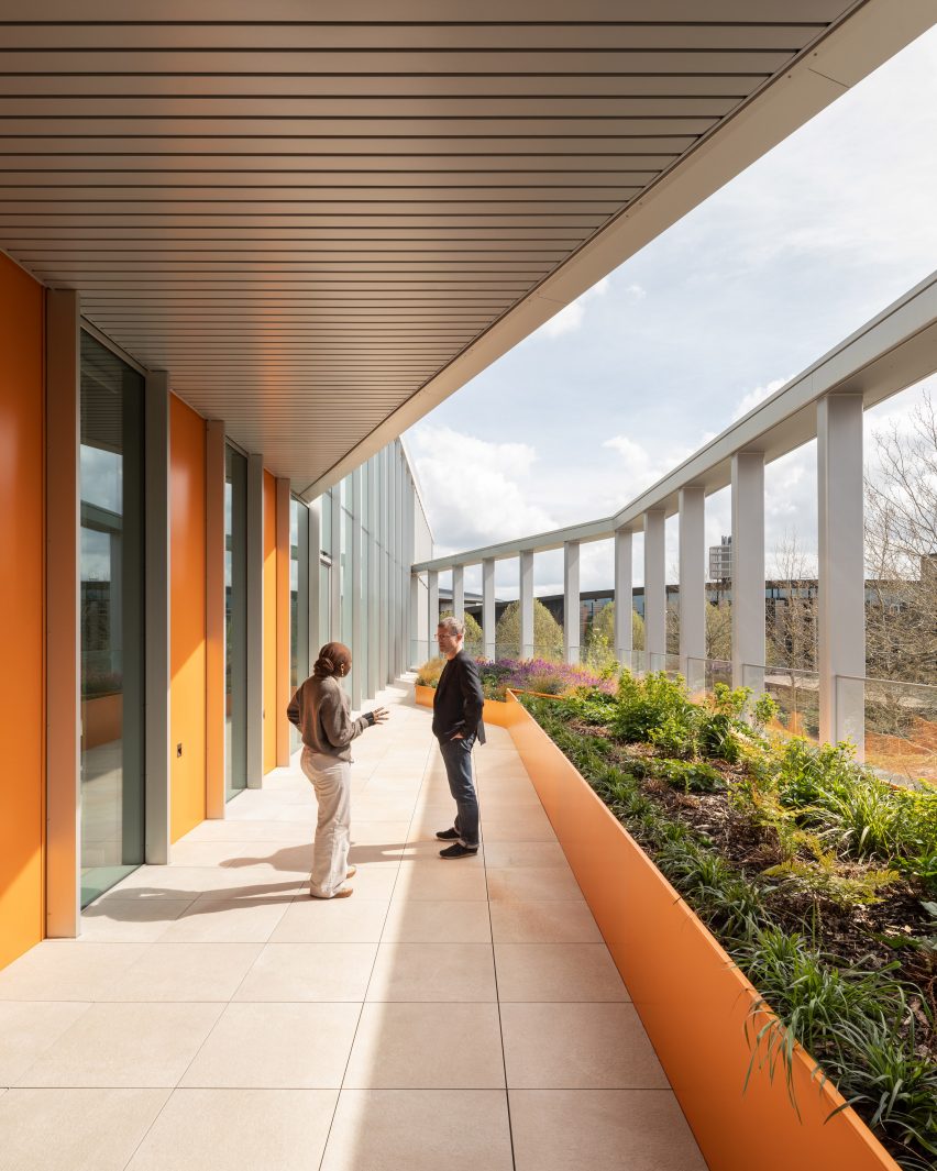 West Hub was designed by Jestico + Whiles and is an education facility that forms part of the University of Cambridge