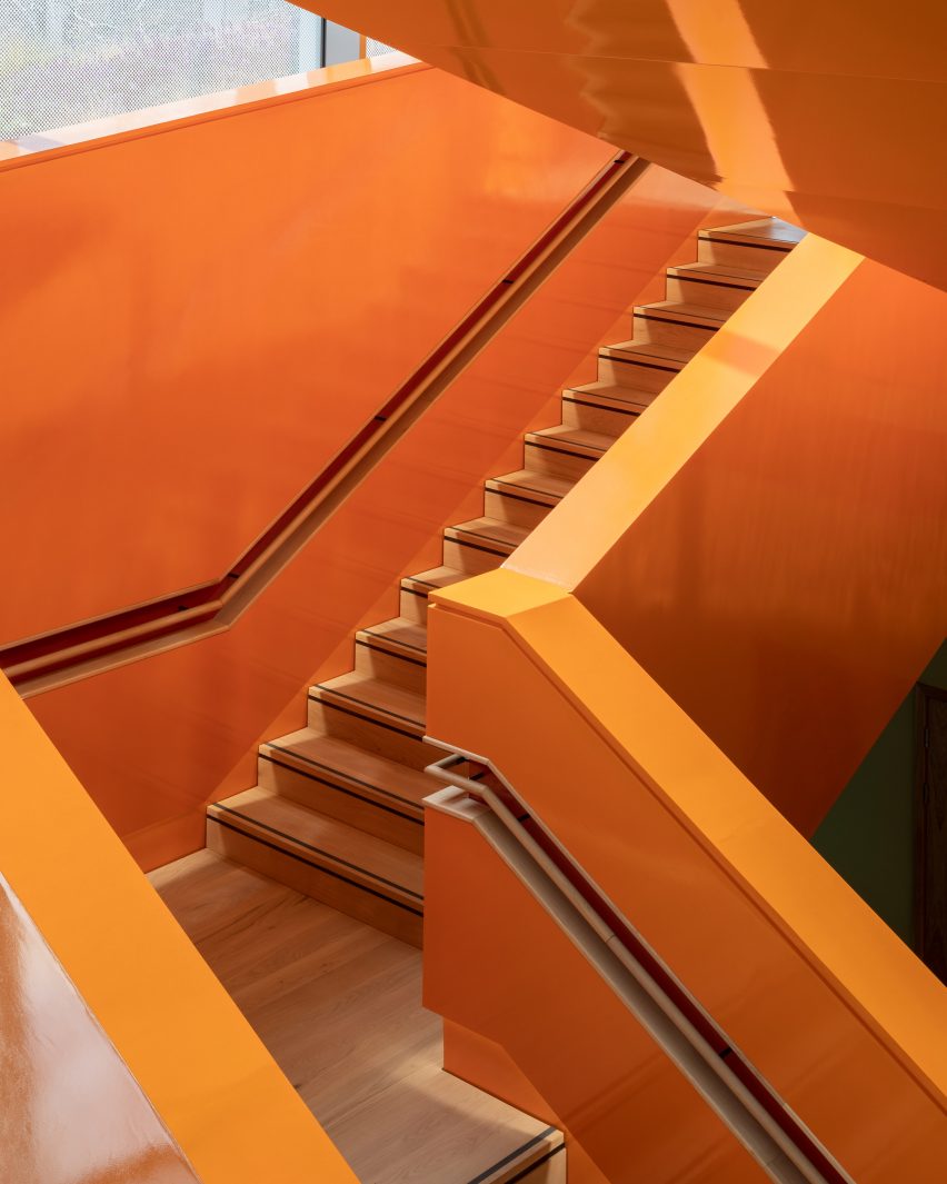 West Hub was designed by Jestico + Whiles and is an education facility that forms part of the University of Cambridge