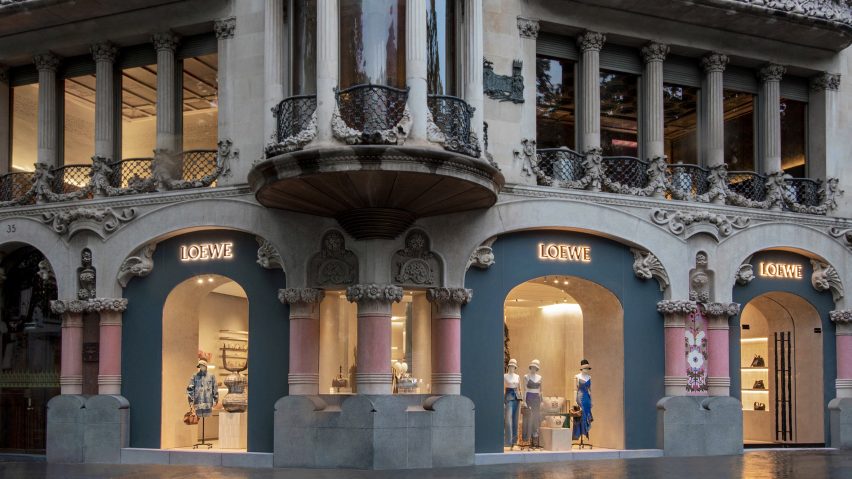 Image of the exerior of Casa Loewe