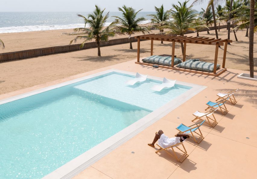 Coral Pavilion is a beach house in Lagos that was designed by cmDesign Atelier