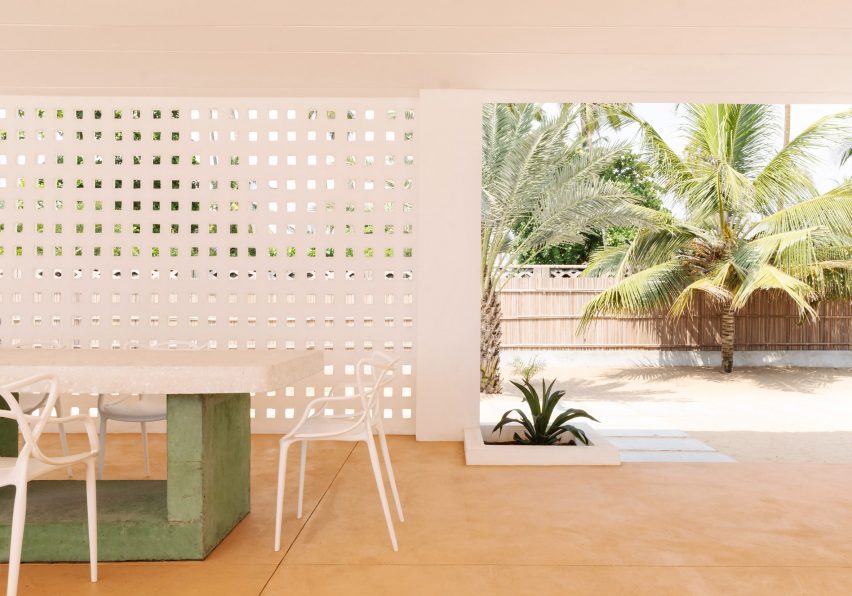 Coral Pavilion is a beach house in Lagos that was designed by cmDesign Atelier