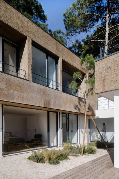 Facade with cork cladding
