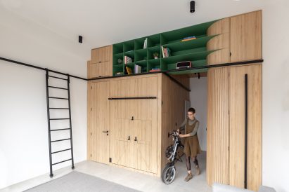Water-resistant melamine boards