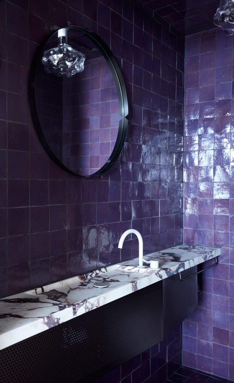 Bathroom interior of Dream Weaver penthouse designed by YSG