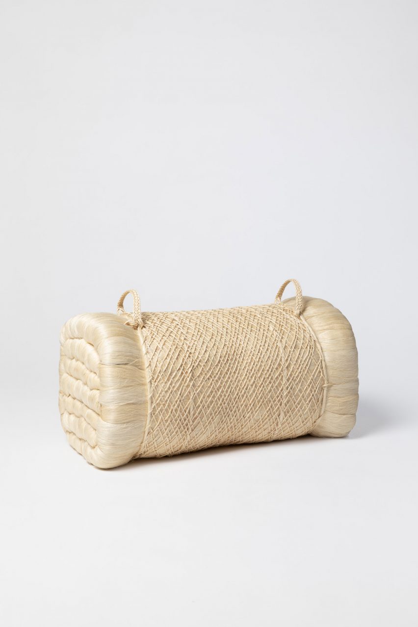 Inspiration for Unravelling the coffee bag fique fibre object by Rosana Escobar Garcia