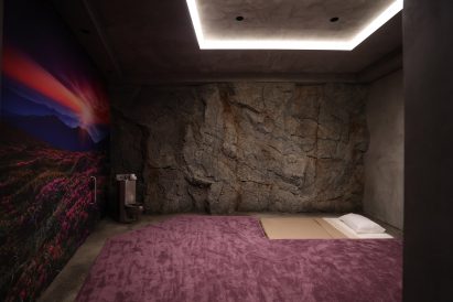Coloured carpets in cells