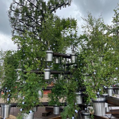 Tree-like sculpture