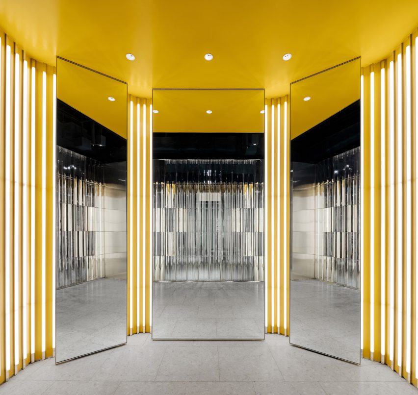 Hyundai Seoul mall by Burdifilek