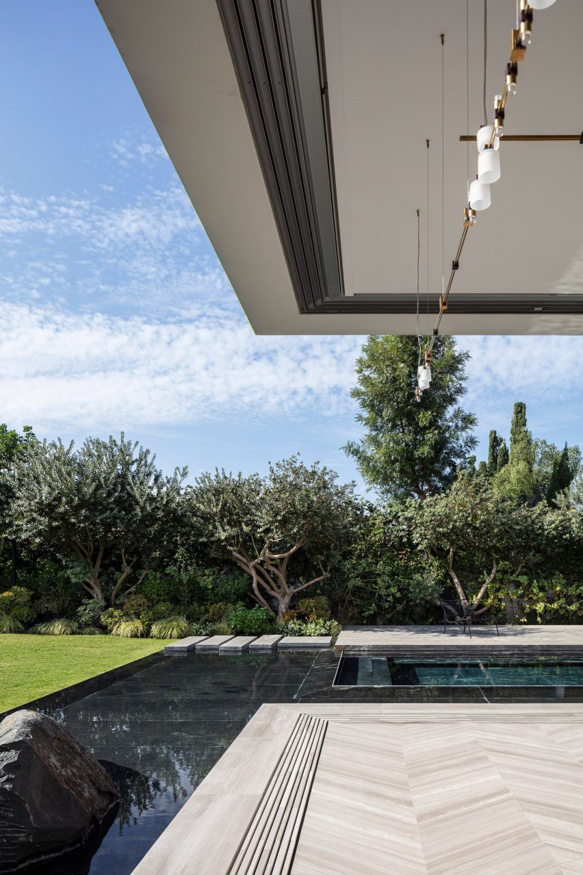 Exterior of private spa in Israel by Pitsou Kedem Architects