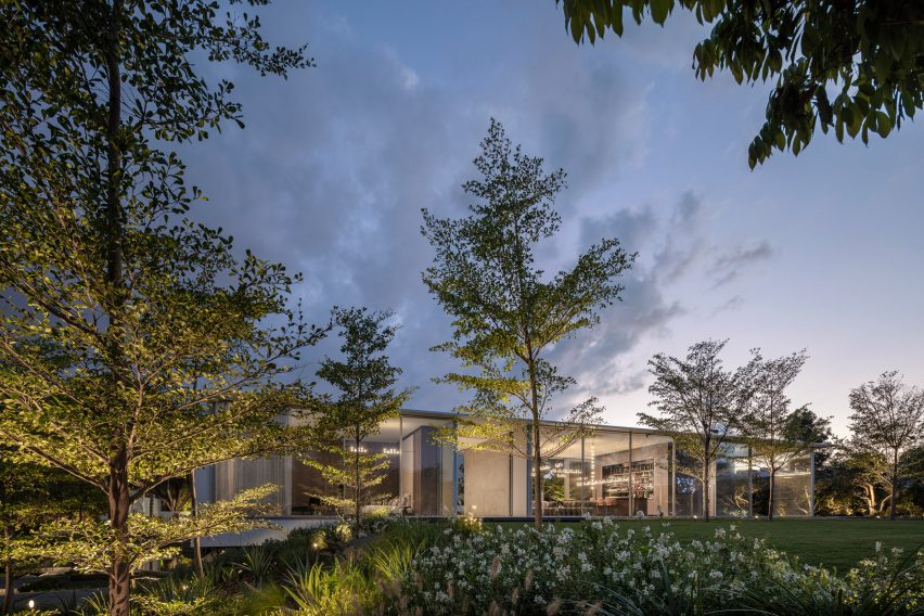 Exterior of private spa in Israel by Pitsou Kedem Architects