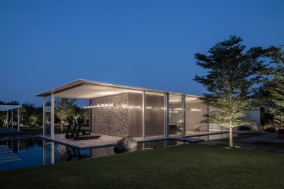 Glass pavilion in Israel