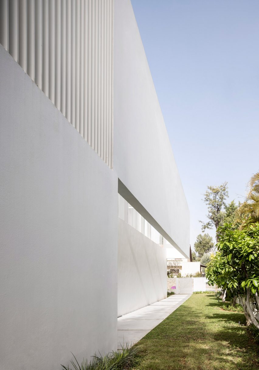 K House is a home in Tel Aviv that was designed by Pitsou Kedem