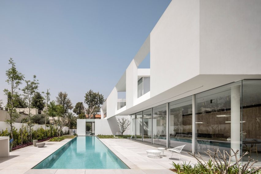 K House is a home in Tel Aviv that was designed by Pitsou Kedem
