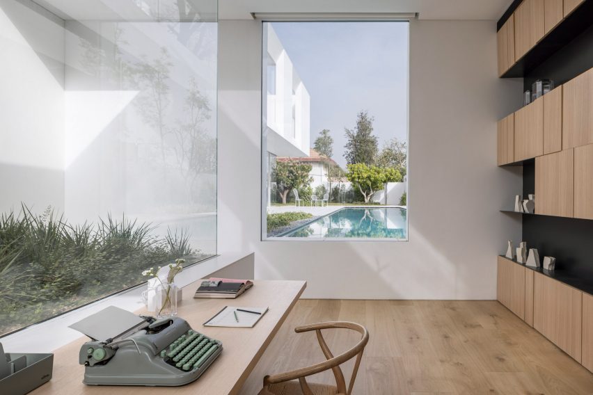 K House is a home in Tel Aviv that was designed by Pitsou Kedem
