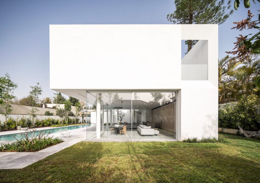 K House is a home in Tel Aviv that was designed by Pitsou Kedem