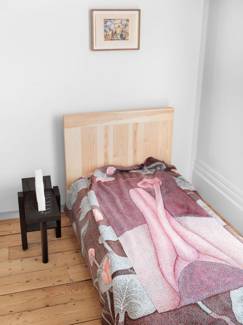 Bed in Pyton Place
