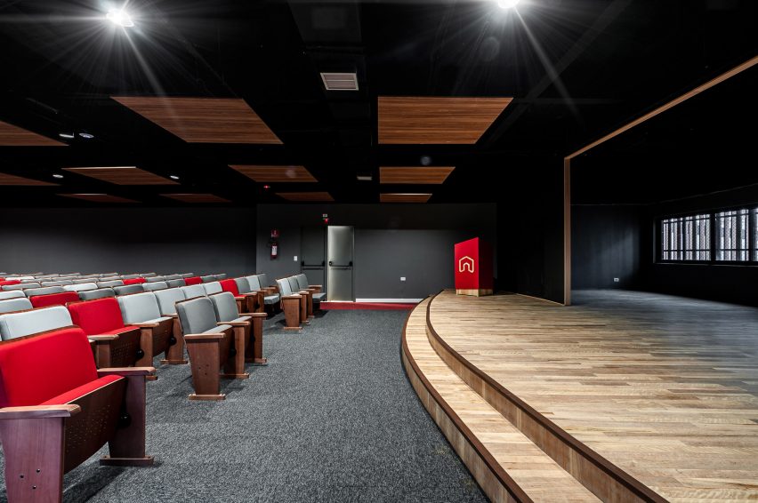 Red House School by Studio Dlux